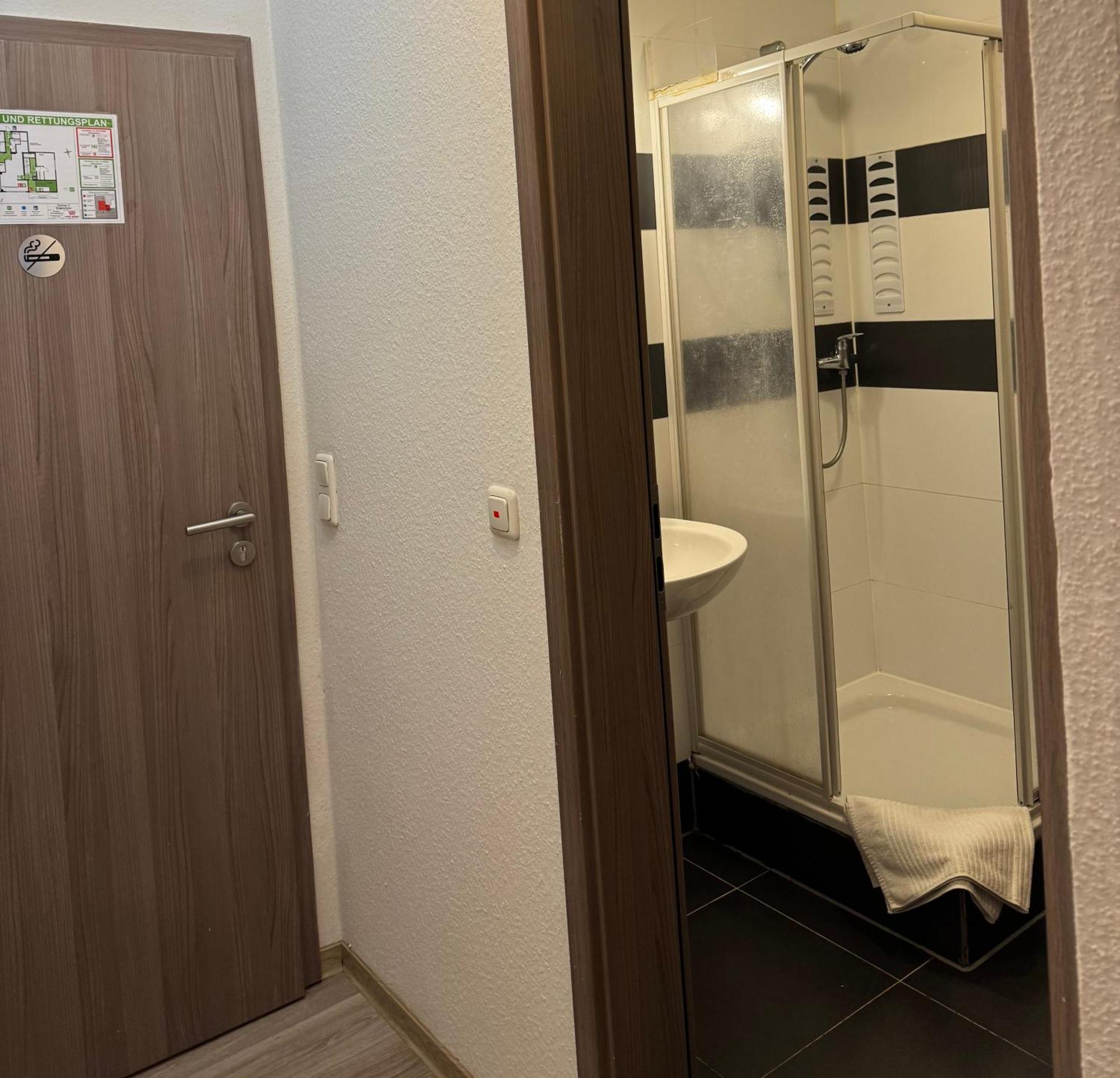 Hotel-Pension Alt-Heidenberg Siegen Exterior foto